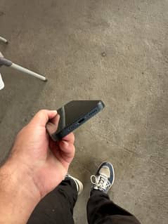 selling iphone13