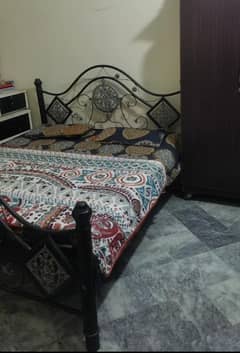 space na hony ki waja sy sale KR rhy haen