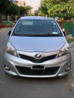 Toyota vitz 2011/14 mint condition car