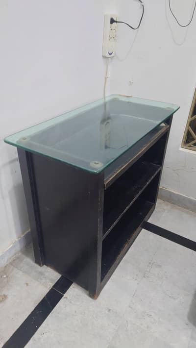 computer table for sale condition 6/10