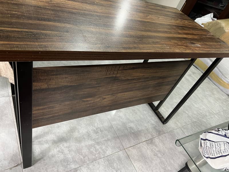 Computer Table New Condition 3