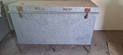 Paiti with stand. Easy half door open option