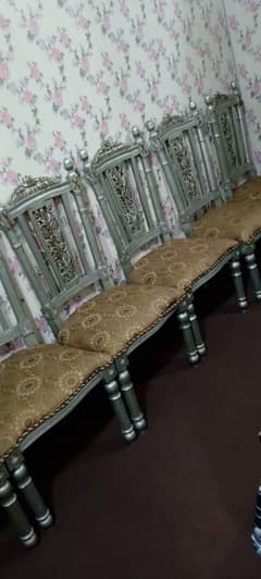 Dining Table with 6 Elegant Carved Chairs