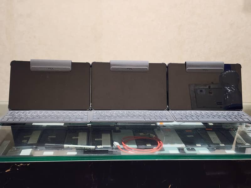 TCL TAb Model 9198s  10.1 Display 4GB 64GB Data Sim with Keyborad 0