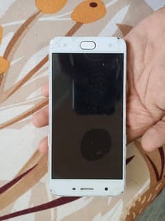 Oppo A57. . . . . . . 4/64