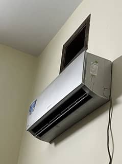 Kenwood ac 1.5 ton non inverter condition almost new