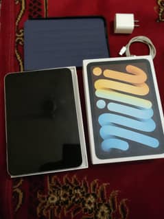 I pad mini 6 (64 gb )  with box chrgr