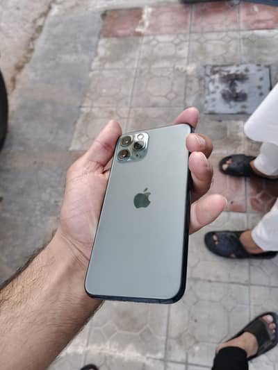 Iphone 11 pro ( factory unlocked)