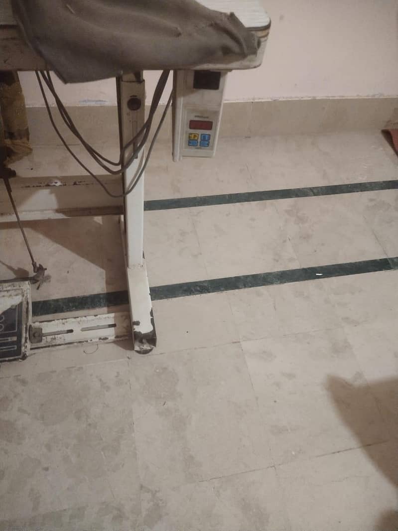 Juki swing machine with servo motor 3