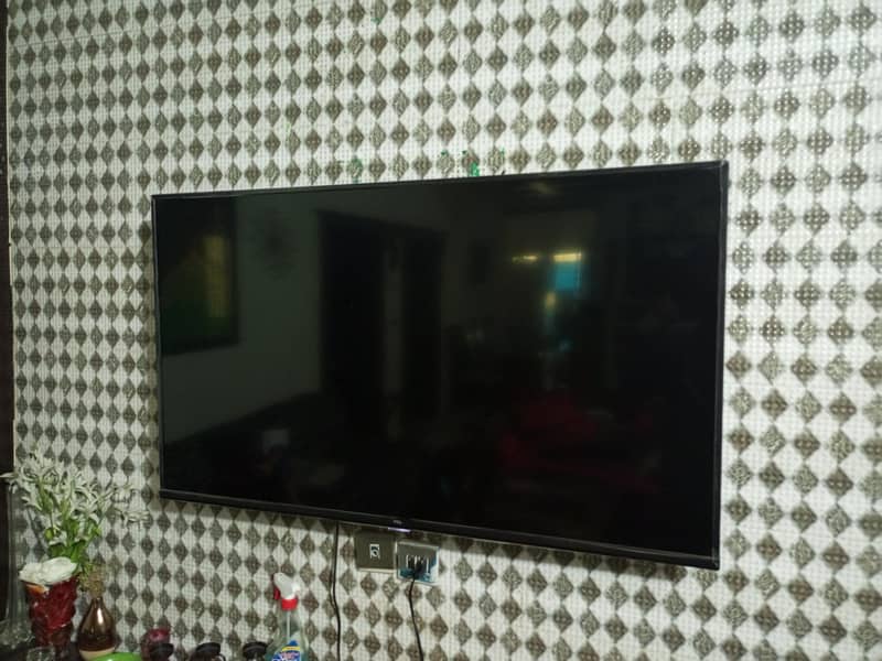 Tcl 50 Inches Uhd Lcd In Good Condition. 4