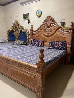 Bed side tables andre dressing  with out matress