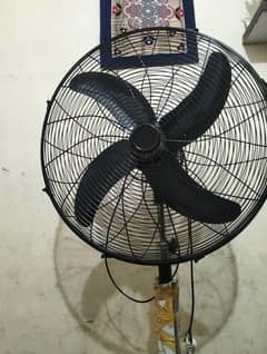 selling pedestal fan