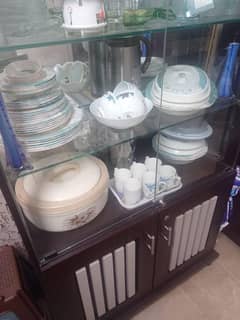 Showcase Divider for crockery