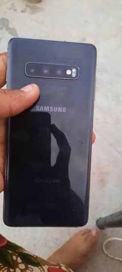 Samsung s10plus Rs. 33 hazar