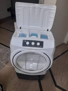 10/10 condition air cooler.