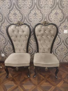 chairs/wooden