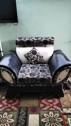 5 seater leather sofa with mint condition