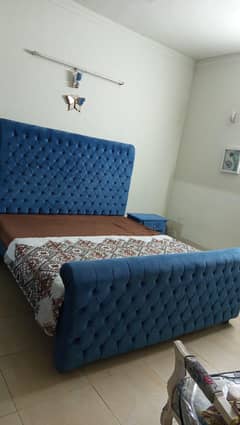 King size pur chinuti newly poshihed bed set for sale .