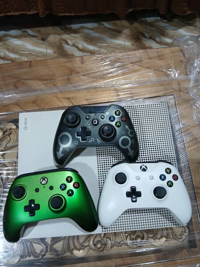 Xbox One S 500GB with 3 controllers