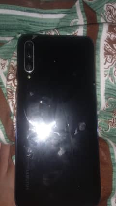back crack hai or back camera  ma dust h