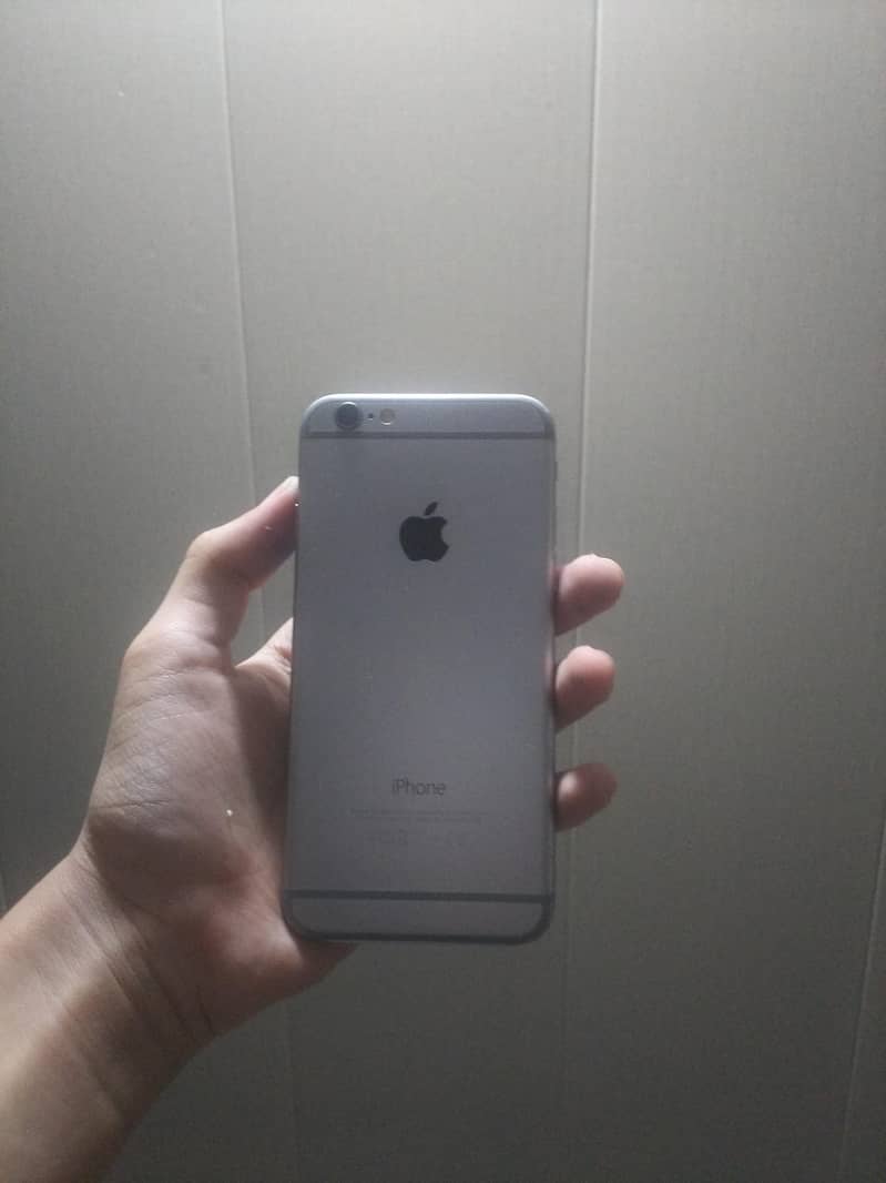 IPHONE 6 32GB NON PTA BATTERY DISPLAY ISSUE CAN BE USED FOR PARTS 1