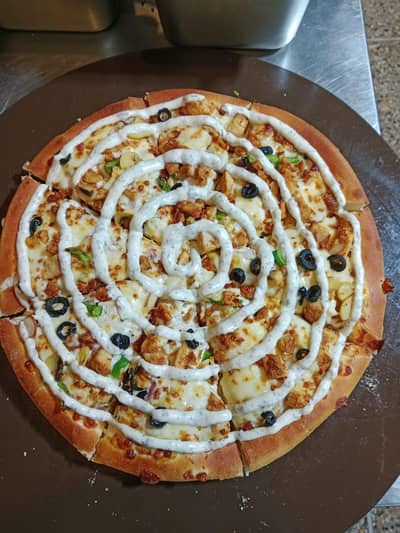 pizza restaurant ky lya kitchen helper cahiya female. male canal raod