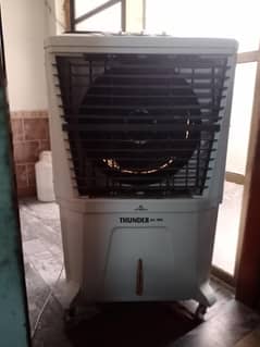 Thander aec 700