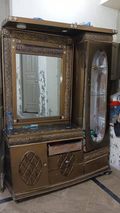 Dressing with one side table