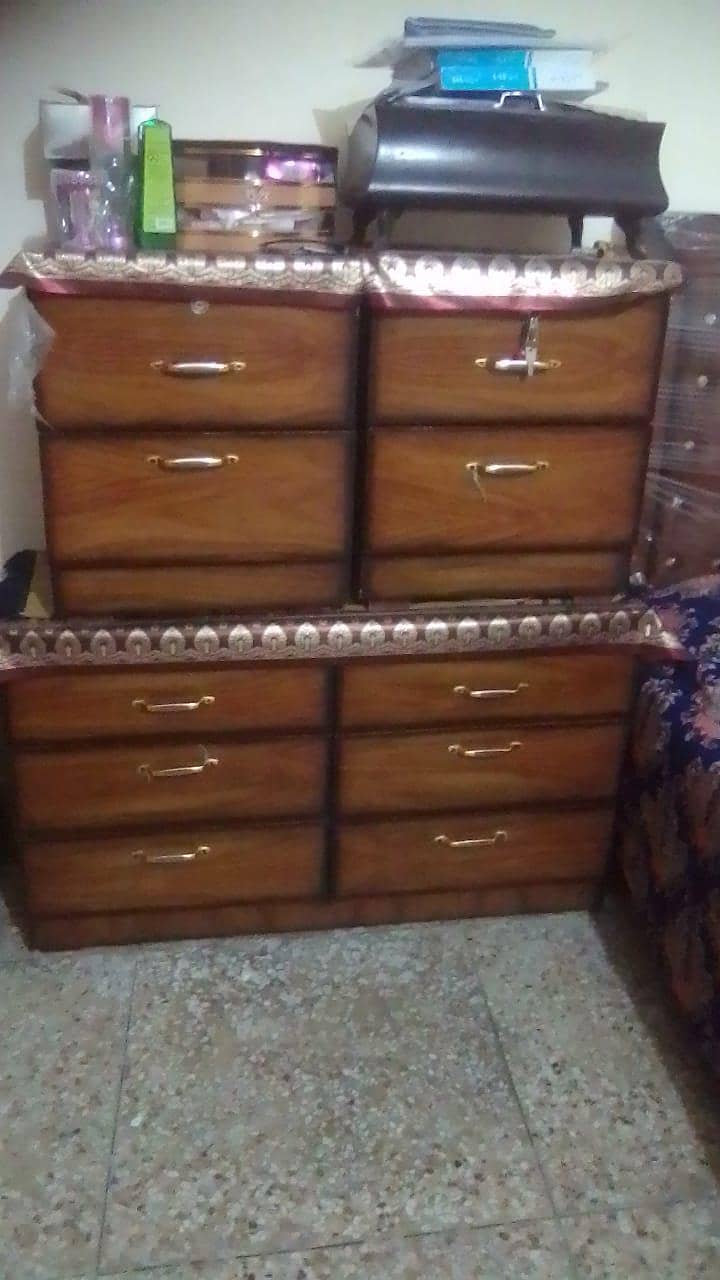 Bed with side tables and dressing table 0