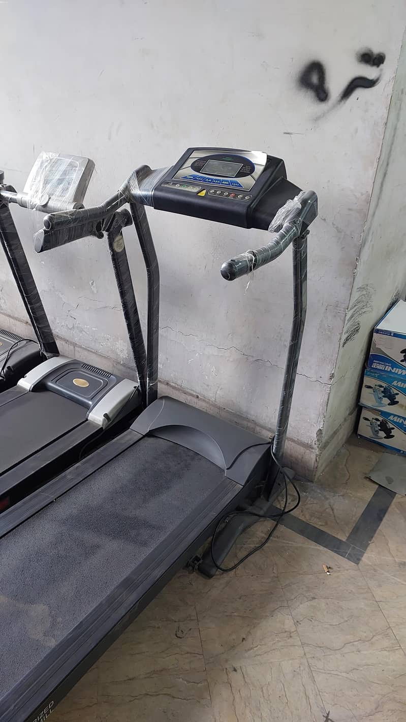 TREADMILL / RUNNING MACHINE / WALKING MACHINE / ELETCTRIC TREADMILL 4