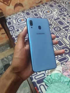 SAMSUNG A20