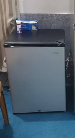 mini fridge in good condition