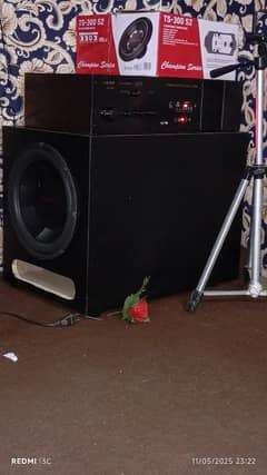 amp with 4 samsung srounders