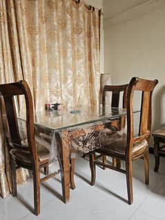 4 seater dinning table