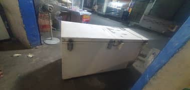 Waves full size deep freezer