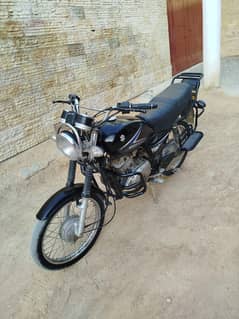 Suzuki GS 2015 urgent sale 145000/=Rs