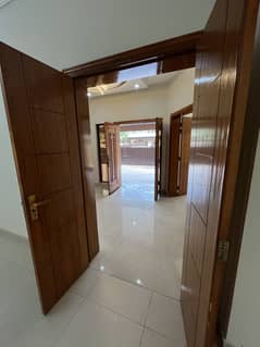 1 KANAL 3 BEDROOM UPER PORTION AVAILABLE FOR RENT