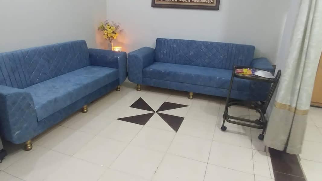 L sofa use byt condition 10/10 vip sofa conmfortable 0