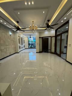 15 Marla Beautiful Upper Portion For Rent