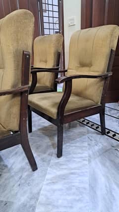 4 sofa chairs neat and clean condition
