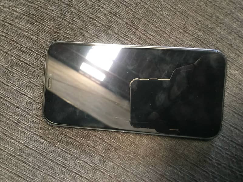 IPhone 12 Factory Unlock {Exchange Possible} With Good Device 3