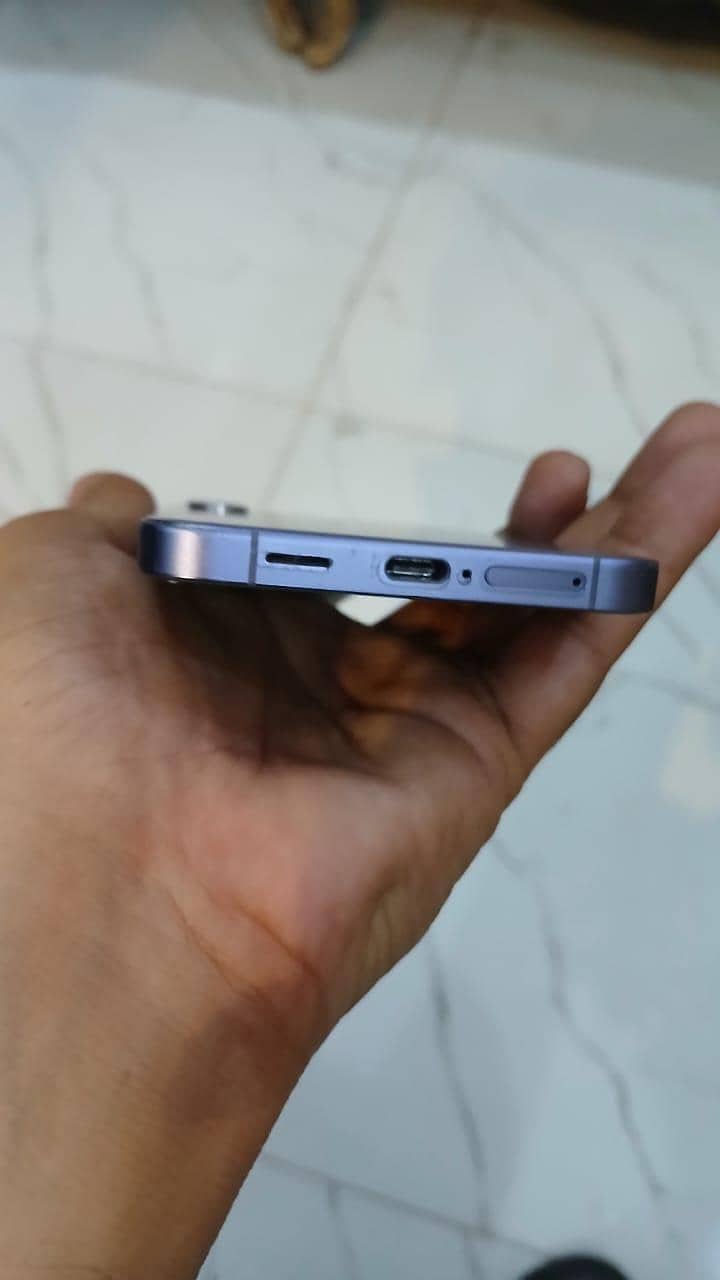 Samsung s24 plus box open 2 week used only 3