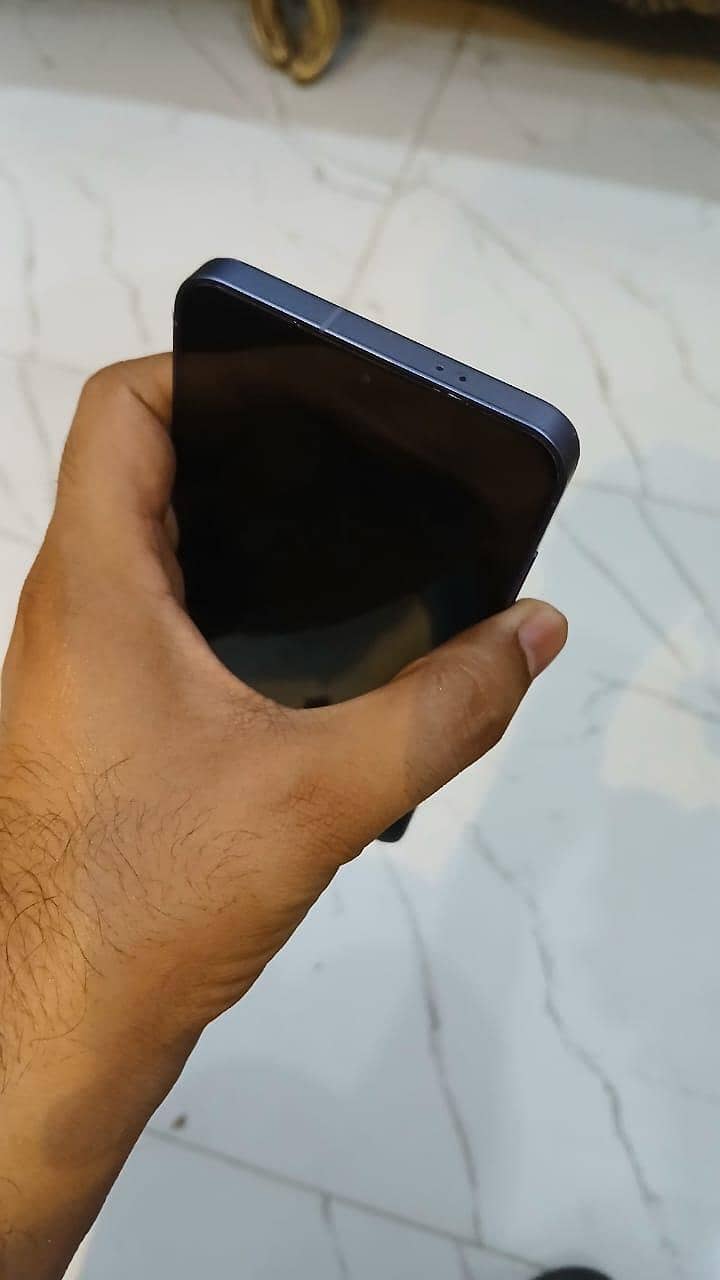 Samsung s24 plus box open 2 week used only 4