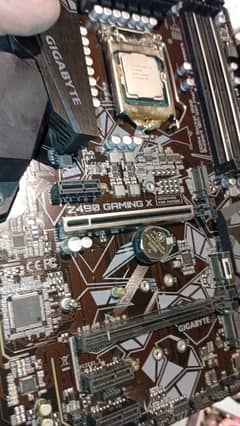 Z490 gaming x / motherboard 1 month used only