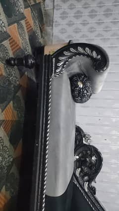 Chinoiti Style Modern Deewan Black & Grey