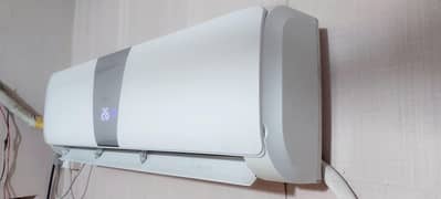 Haier 1.5 ton NON inverter split AC look like new energy saver