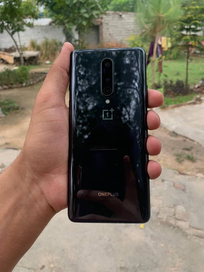 one Plus 8 with line on edge 0