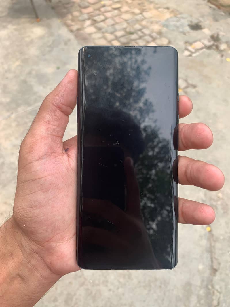 one Plus 8 with line on edge 1