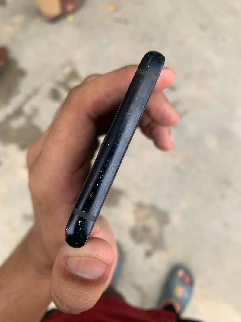 one Plus 8 with line on edge 2