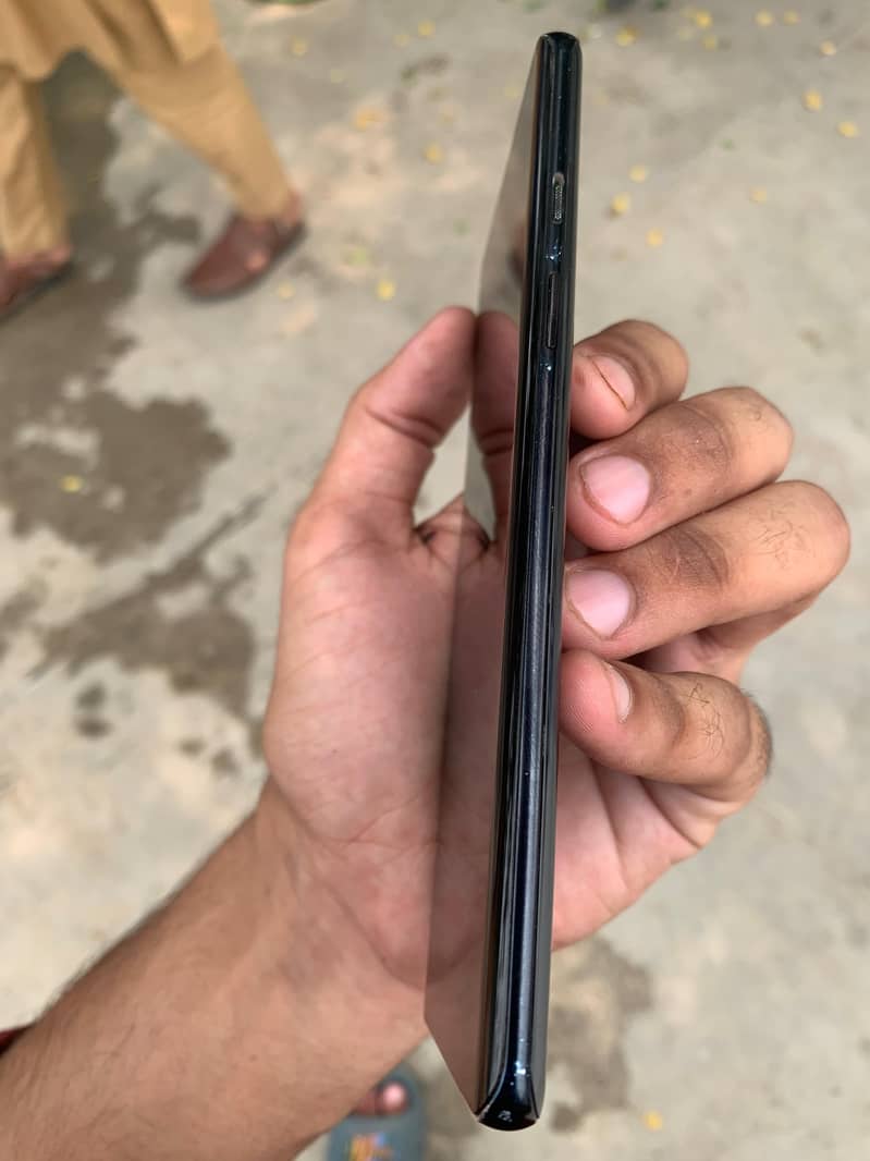 one Plus 8 with line on edge 3